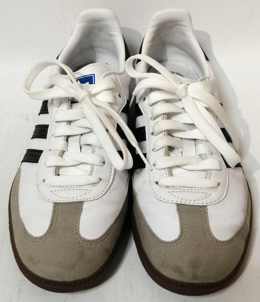 つま先汚れ有り