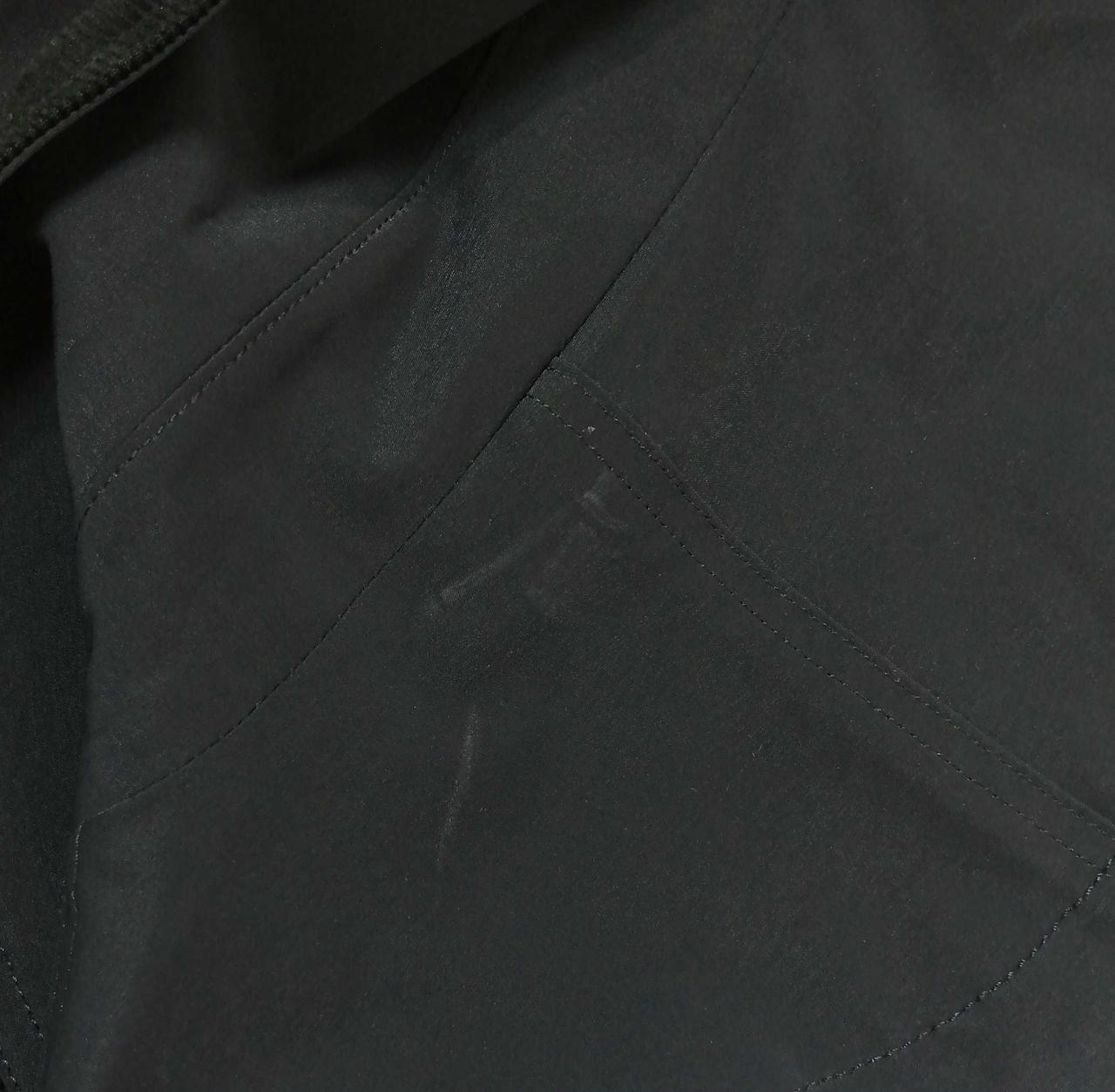 背面襟付近汚れ有り