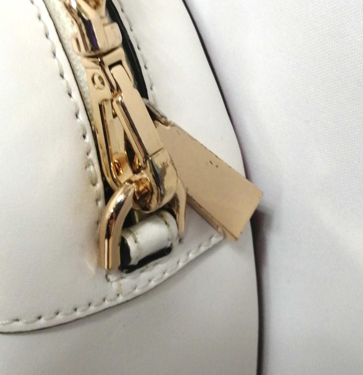 金具に傷や剥がれ有