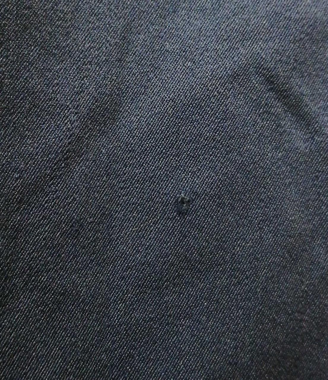 ヒップ近く穴有り