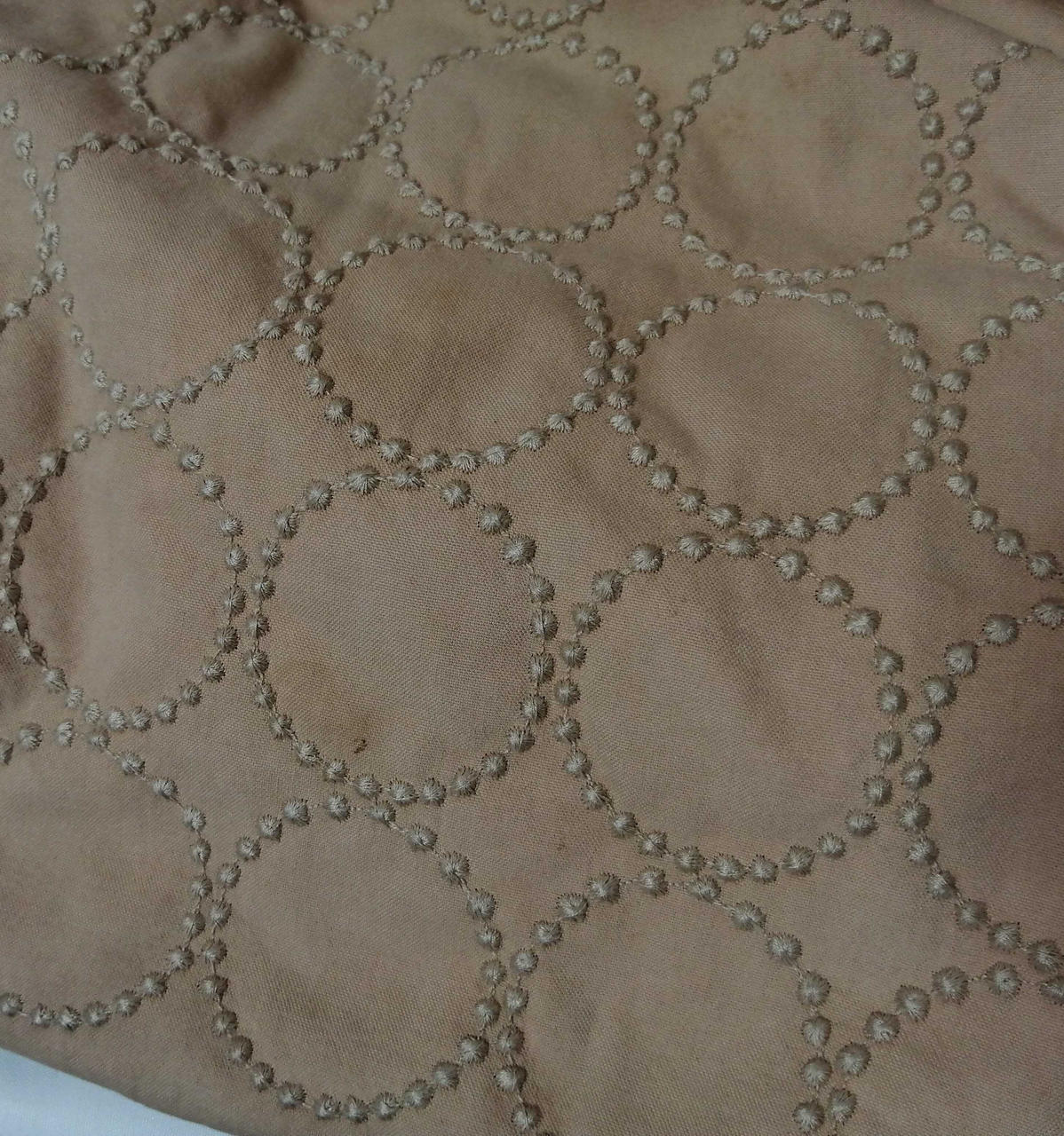 裾付近汚れ有り