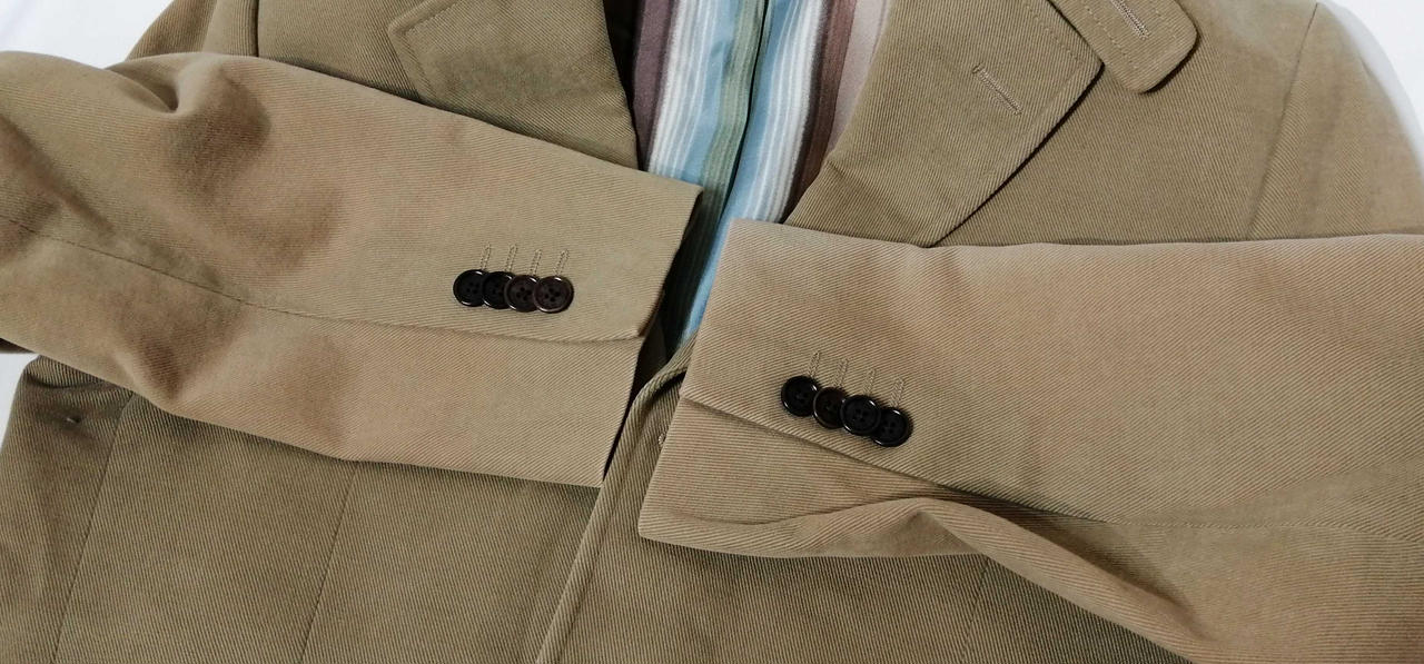 袖全体的な色ヤケ有り