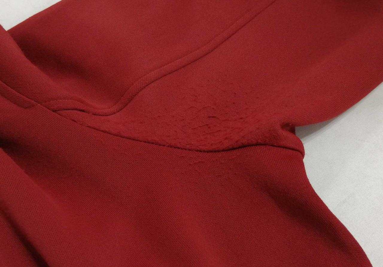 脇下毛羽立ち有り