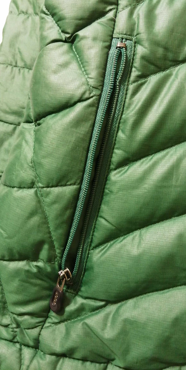 ジップ閉まらない