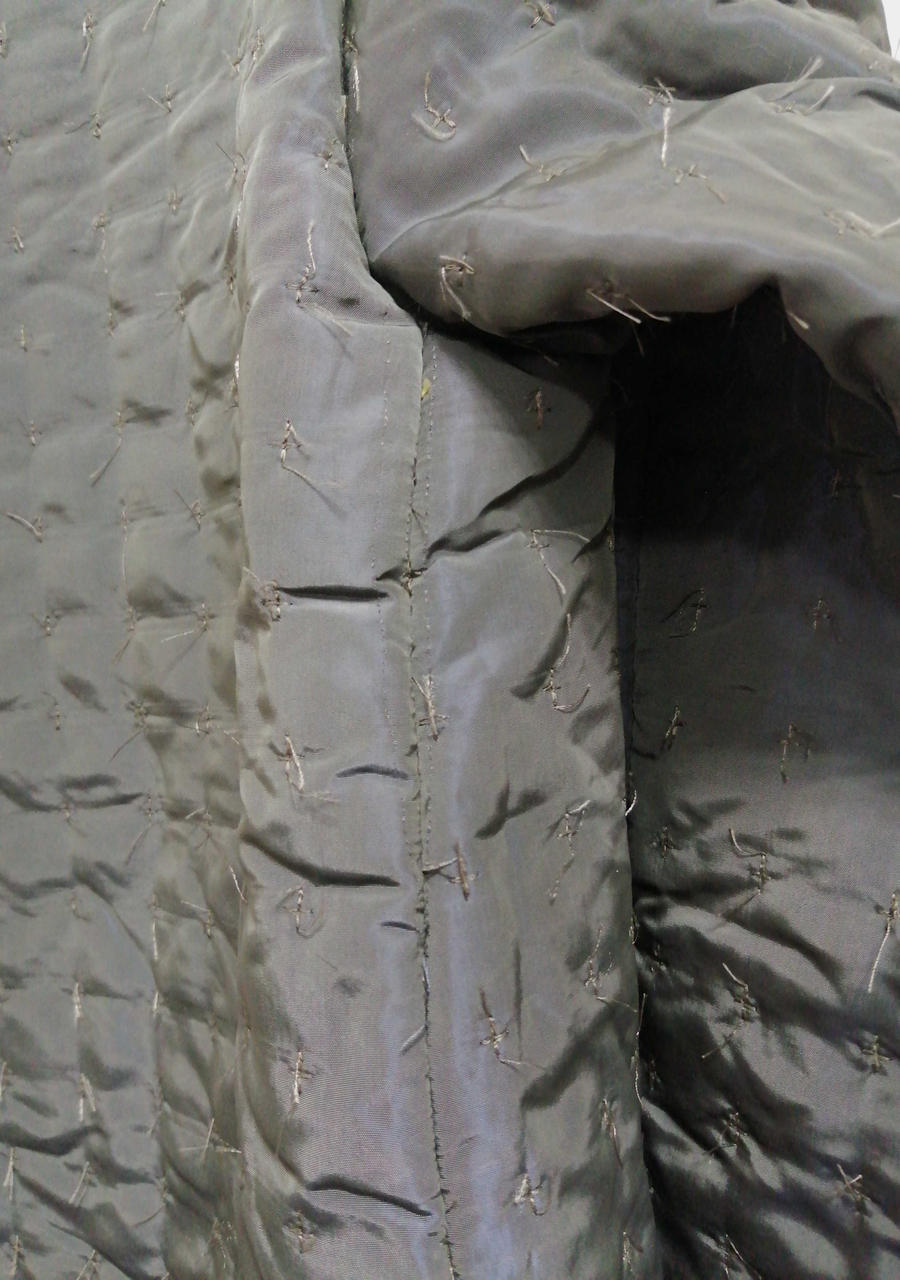 右脇下ほつれ有