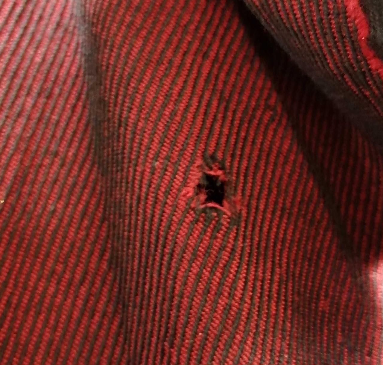 前身頃穴開き有