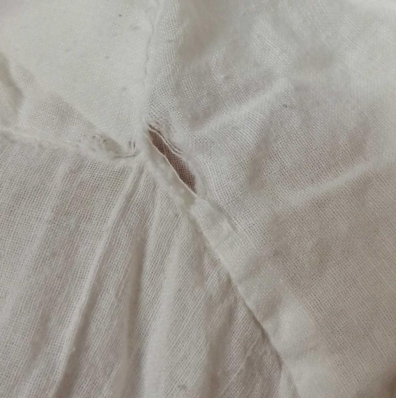 脇下部分破れ有