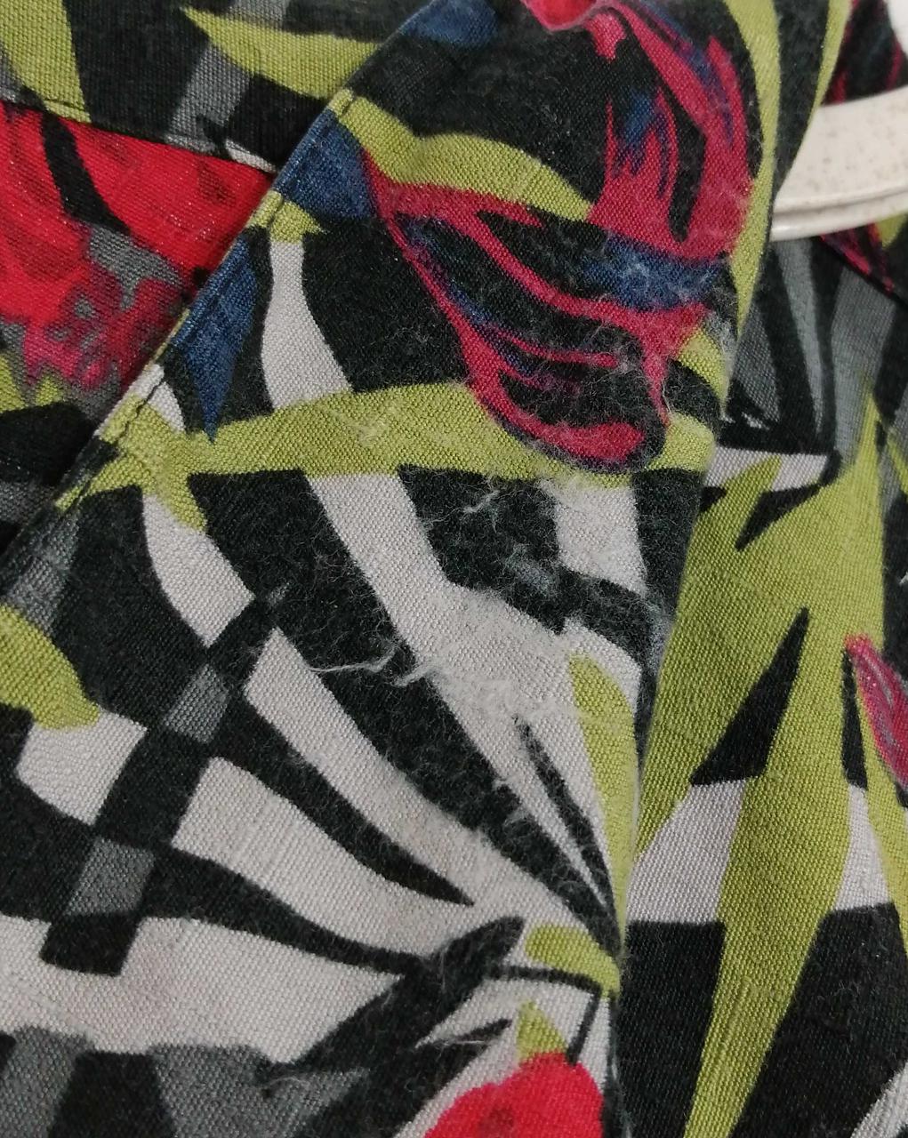 襟元毛羽立ち有