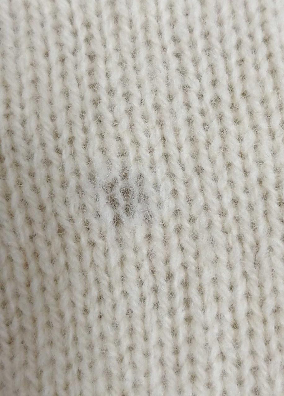 背面穴が空きそう