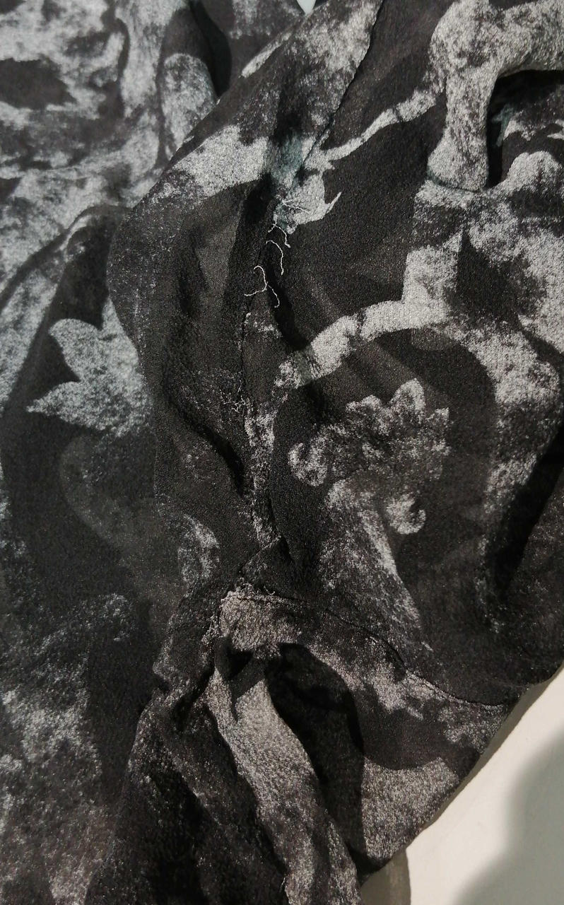 脇下ほつれ有