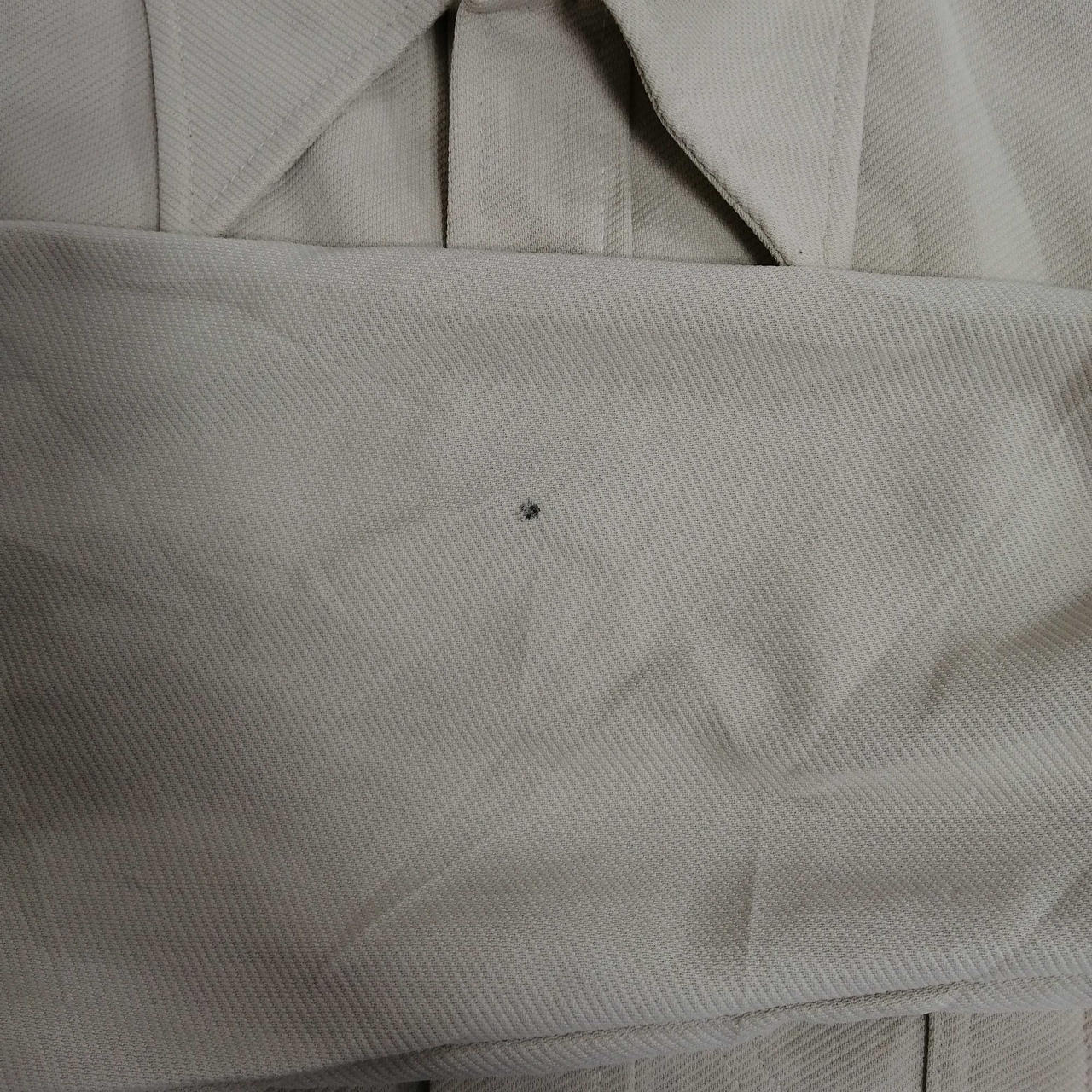 腕裏に汚れ有