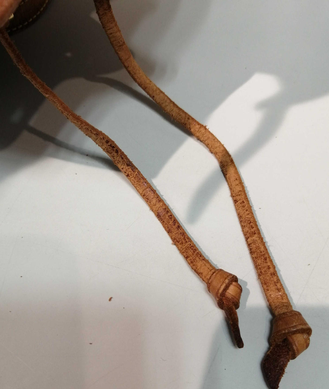 革紐劣化