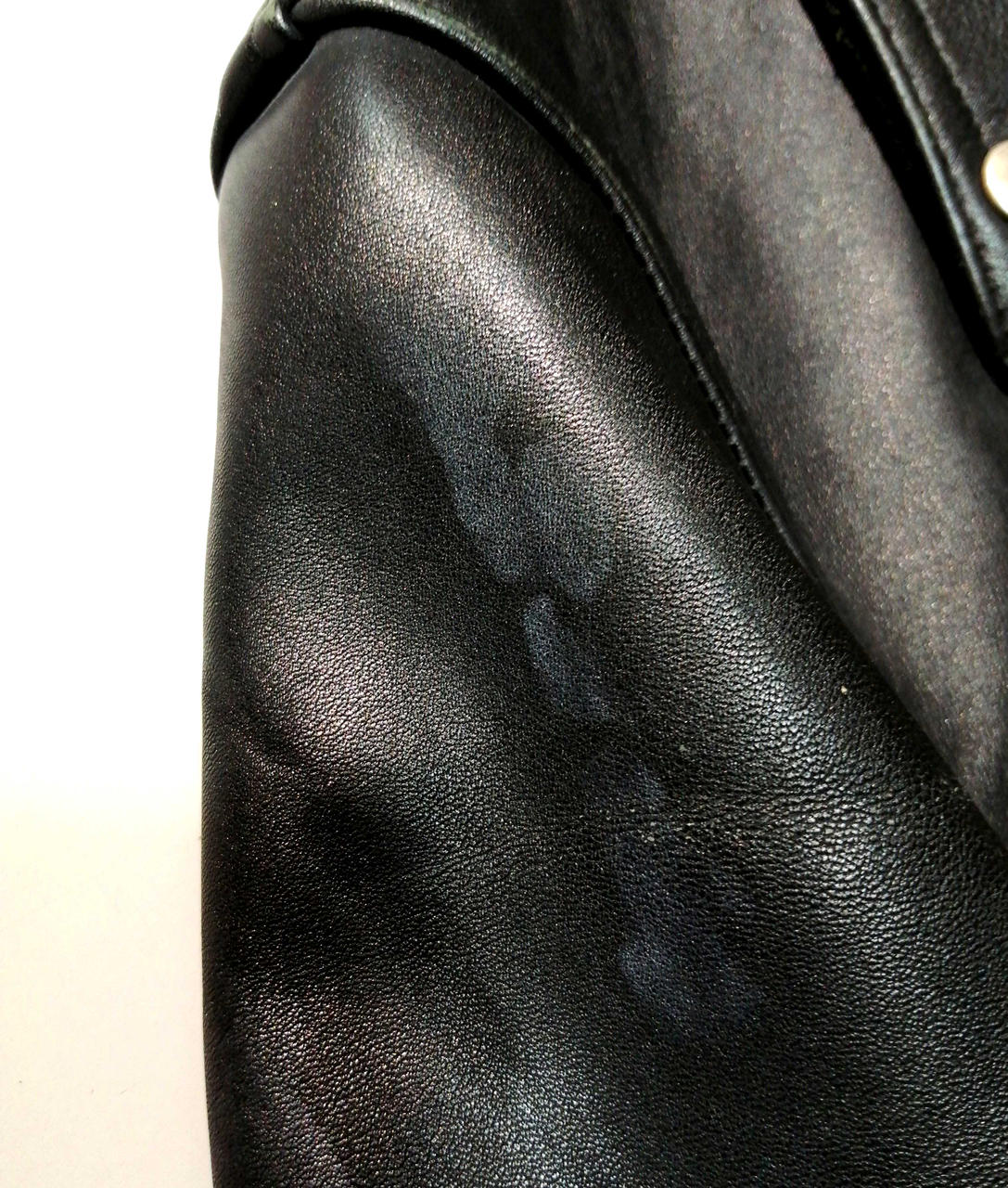右袖上部にシミ汚れ有り