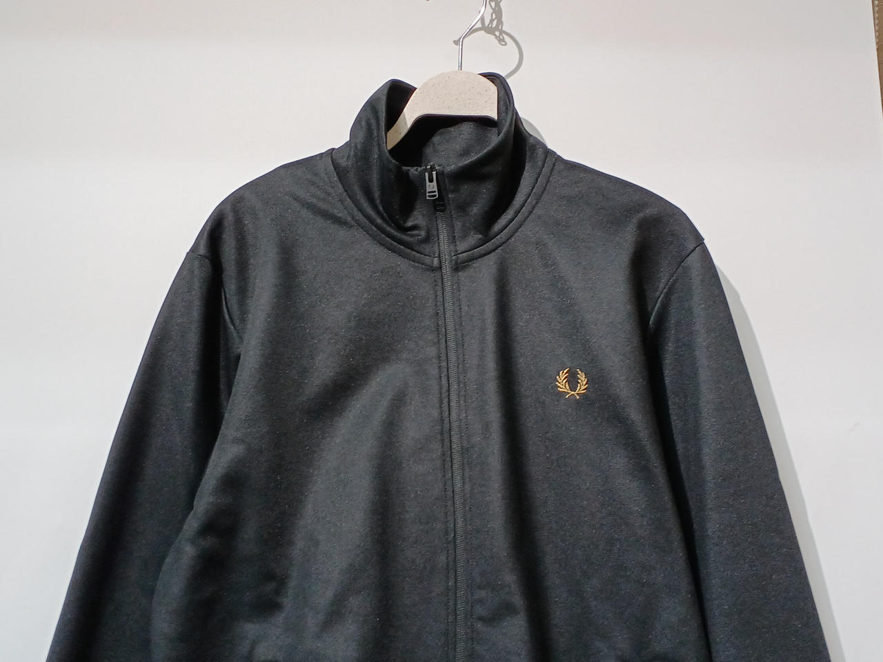 FRED PERRY トラックジャケット 80年代頃の「フレッド・ペリー」トラックジャケットです。表記は
