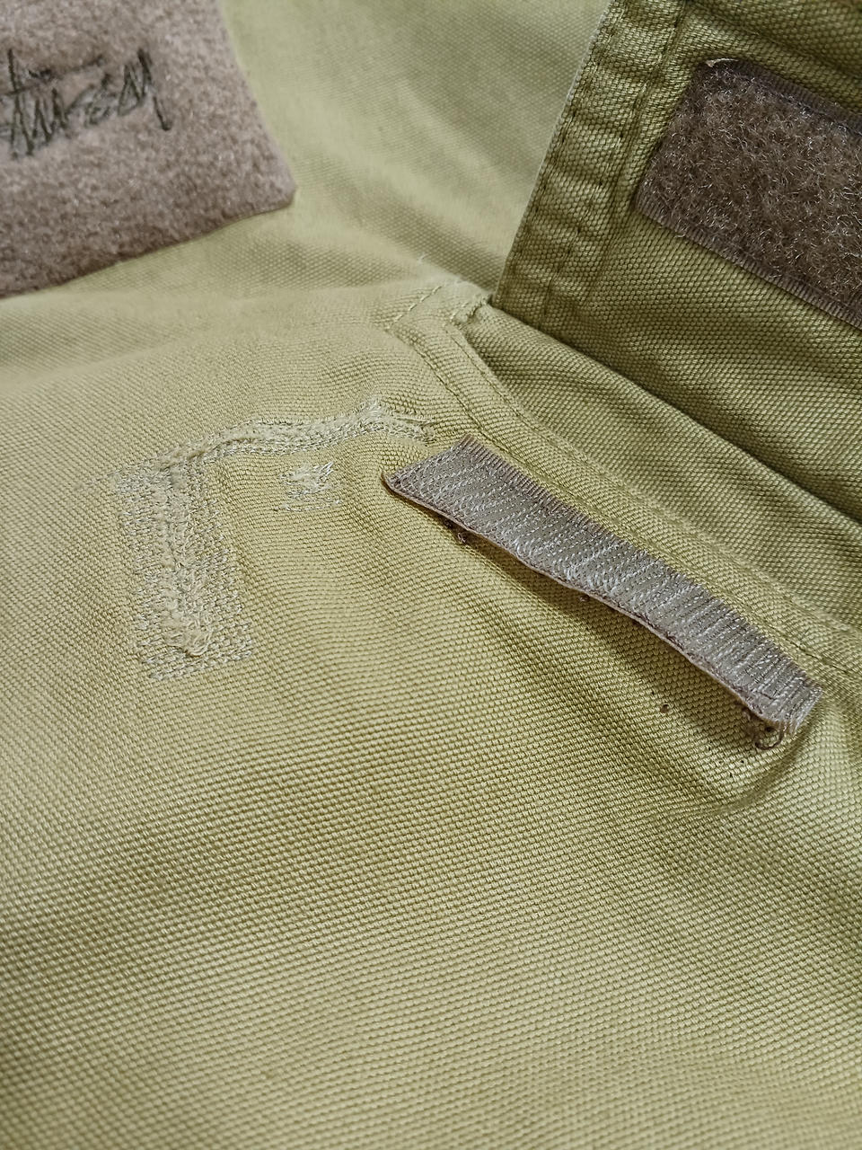 補修跡、マジックテープほつれ