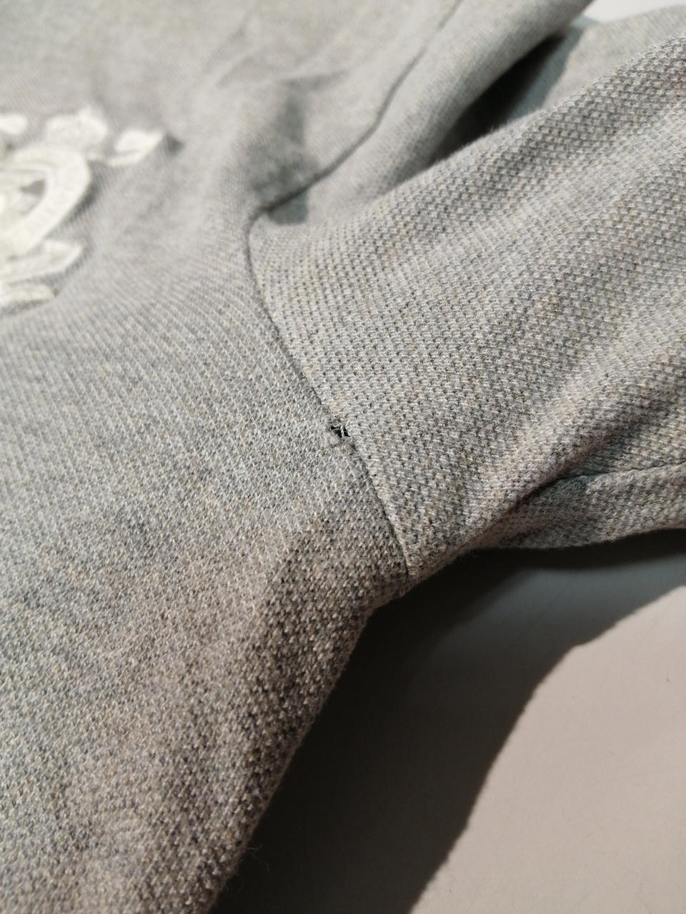 小さい穴開き有