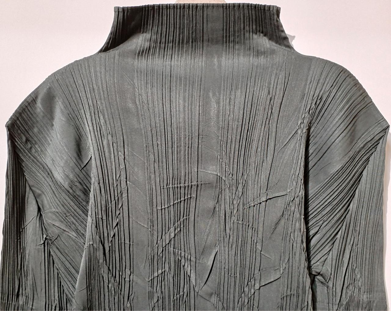 イッセイミヤケ(ISSEY MIYAKE)|ハイネックプリーツカットソー イッセイミヤケ(ISSEY MIYAKE)|ハイネックプリーツカットソー