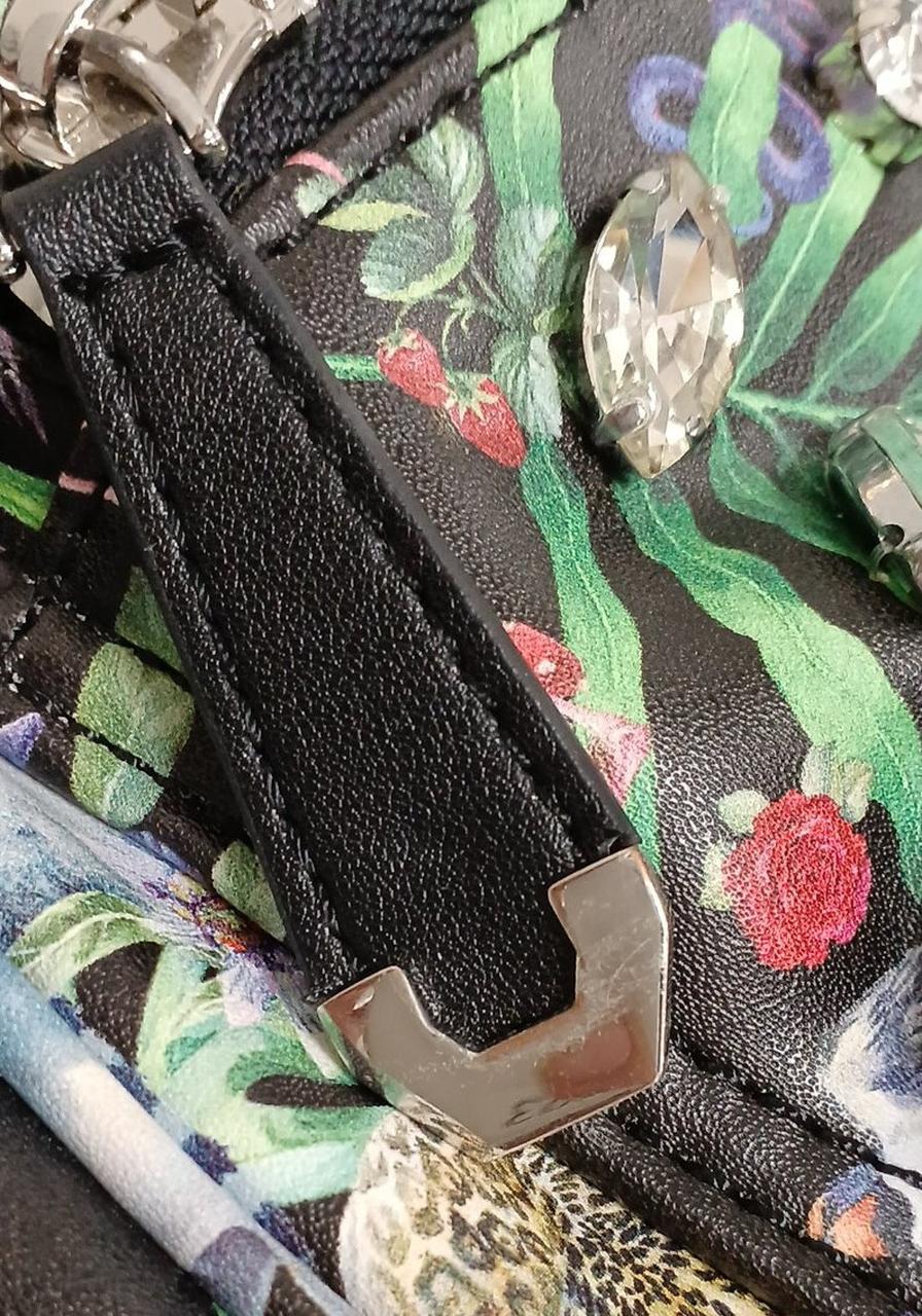 金属部分に若干のスレ有