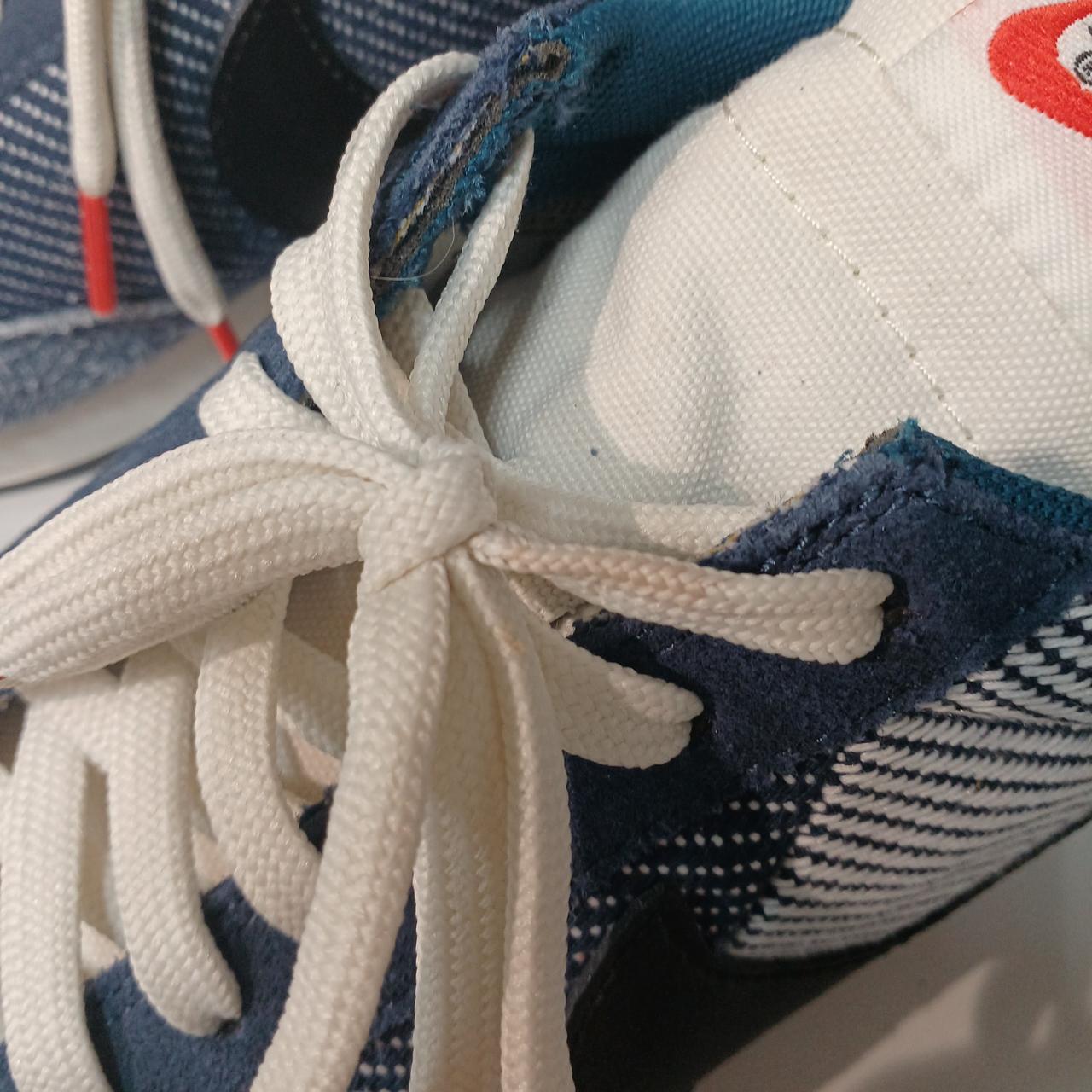 靴ひも汚れ有り