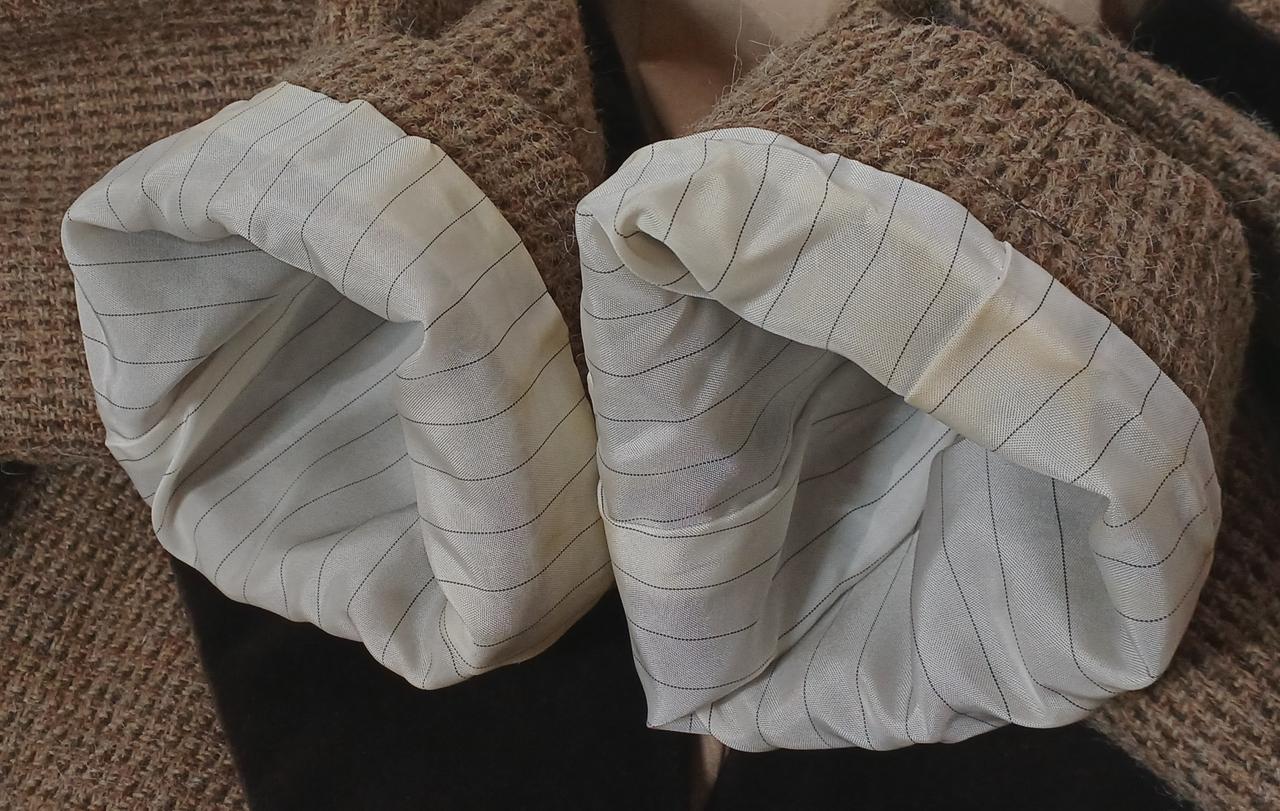 袖口内側汚れ有