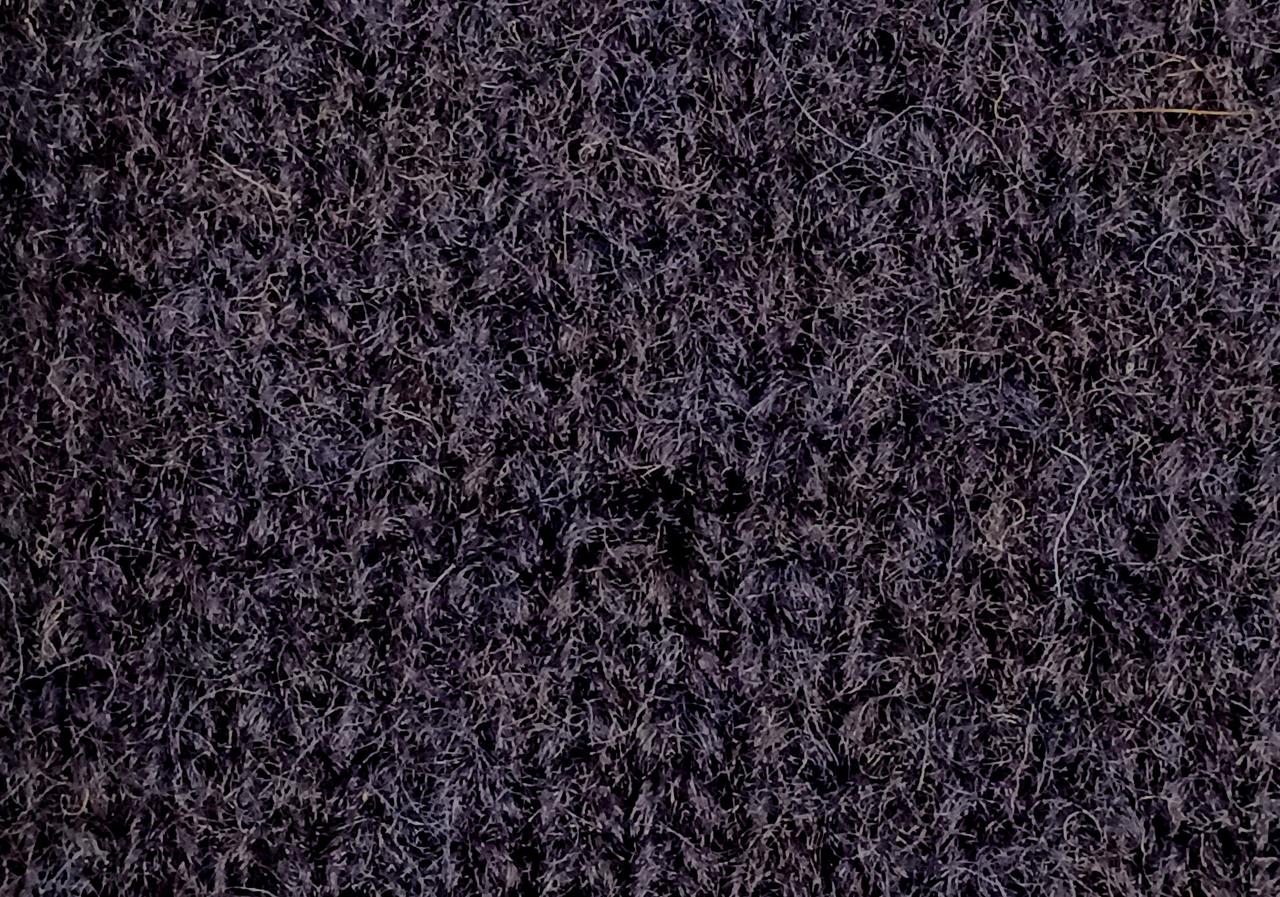 前身ごろ中心穴空きがございます