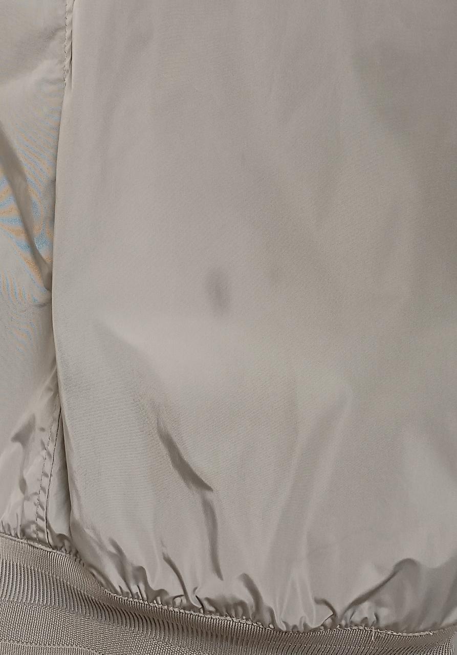 後ろ身頃にシミがございます