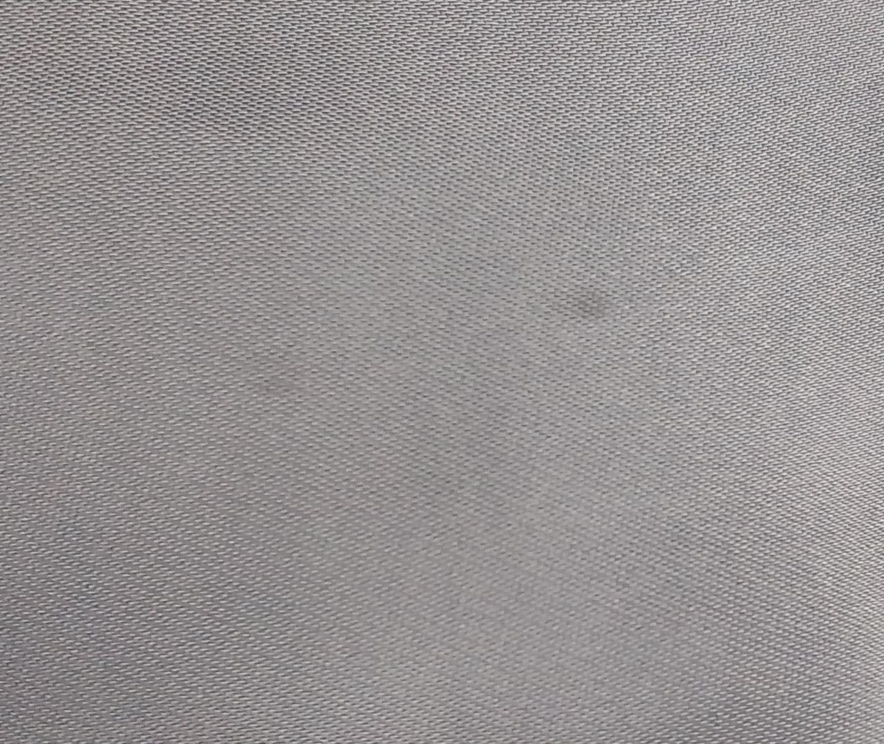 左側ヒップに多少汚れがございます。