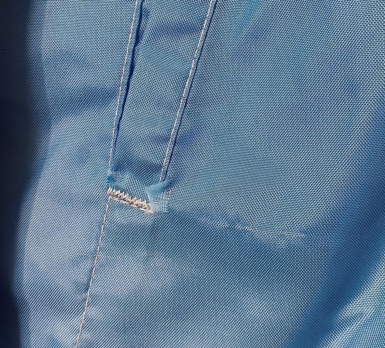 ほつれ有