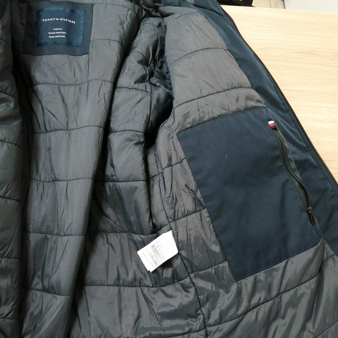 内側ポケットあります。