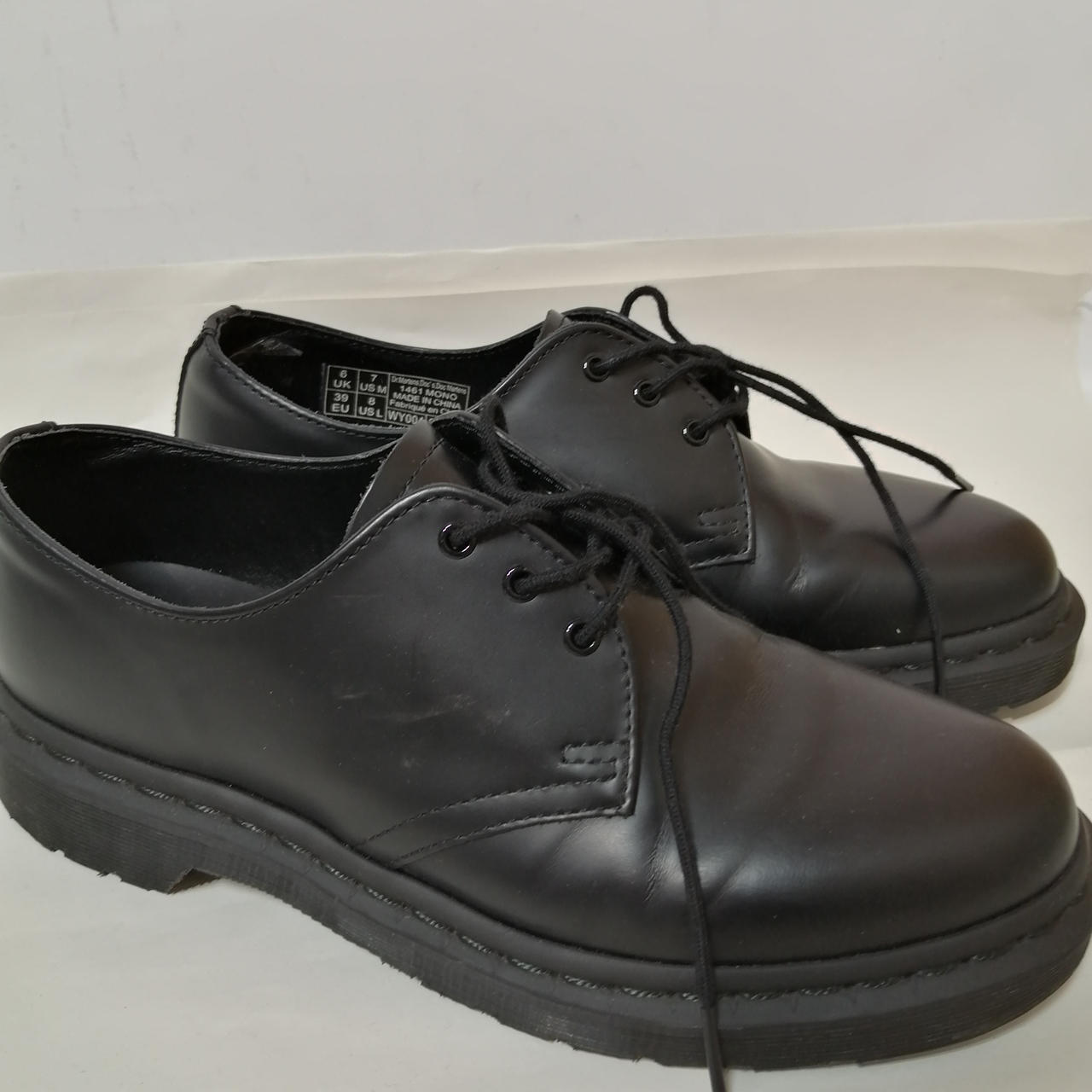 Dr. Martens 光沢のある黒 ドレスシューズ Dr. Martens 光沢のある黒 ドレスシューズ