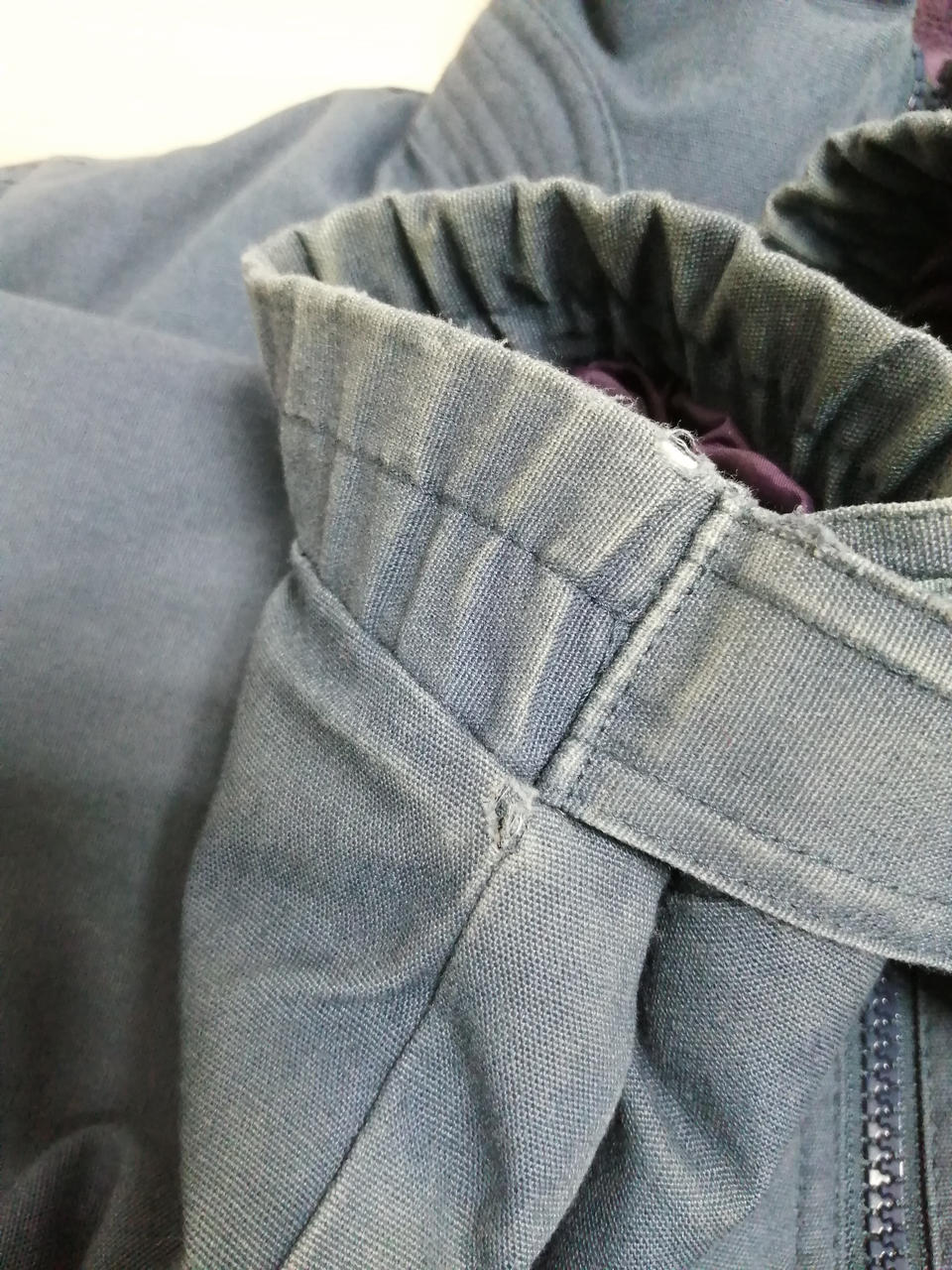 袖ダメージ、汚れ