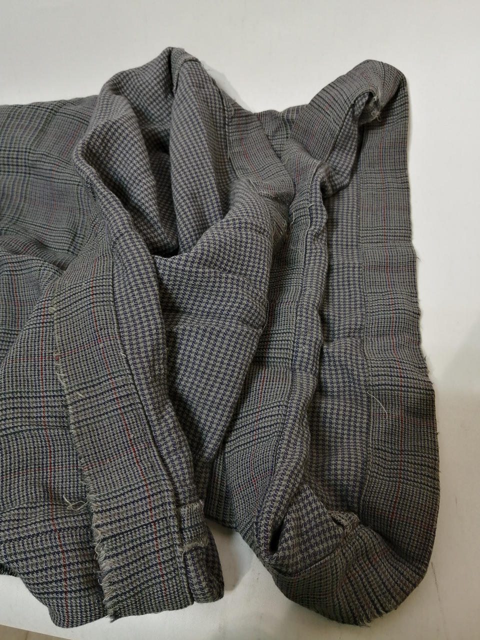 裾ダメージ、汚れ