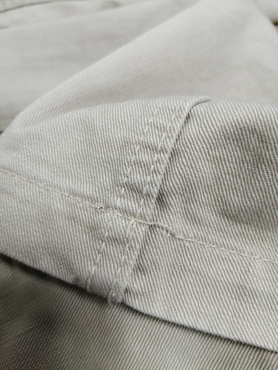 裾ほつれ