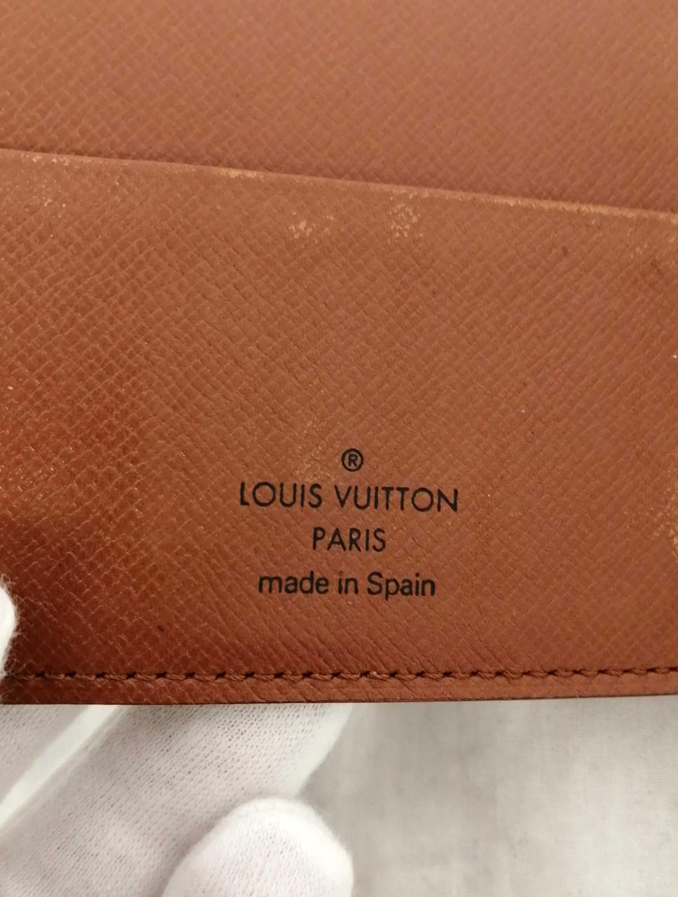 モノグラムクーヴェルティーユパスポールΩ LOUIS VUITTON
