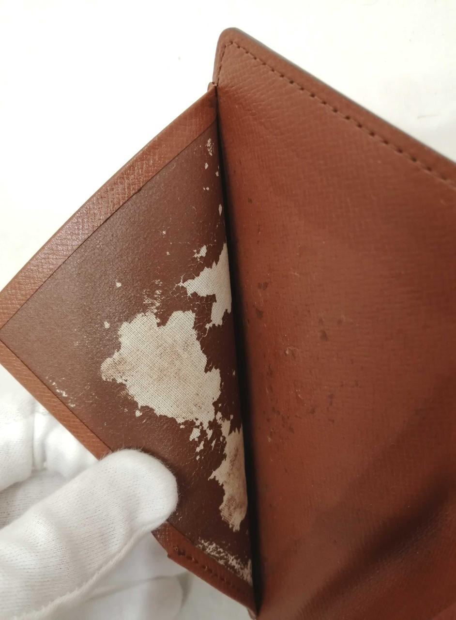 モノグラムクーヴェルティーユパスポールΩ LOUIS VUITTON