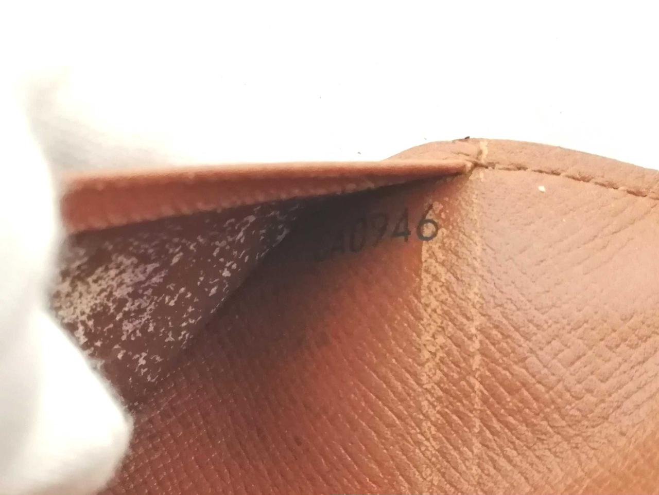 モノグラムクーヴェルティーユパスポールΩ LOUIS VUITTON