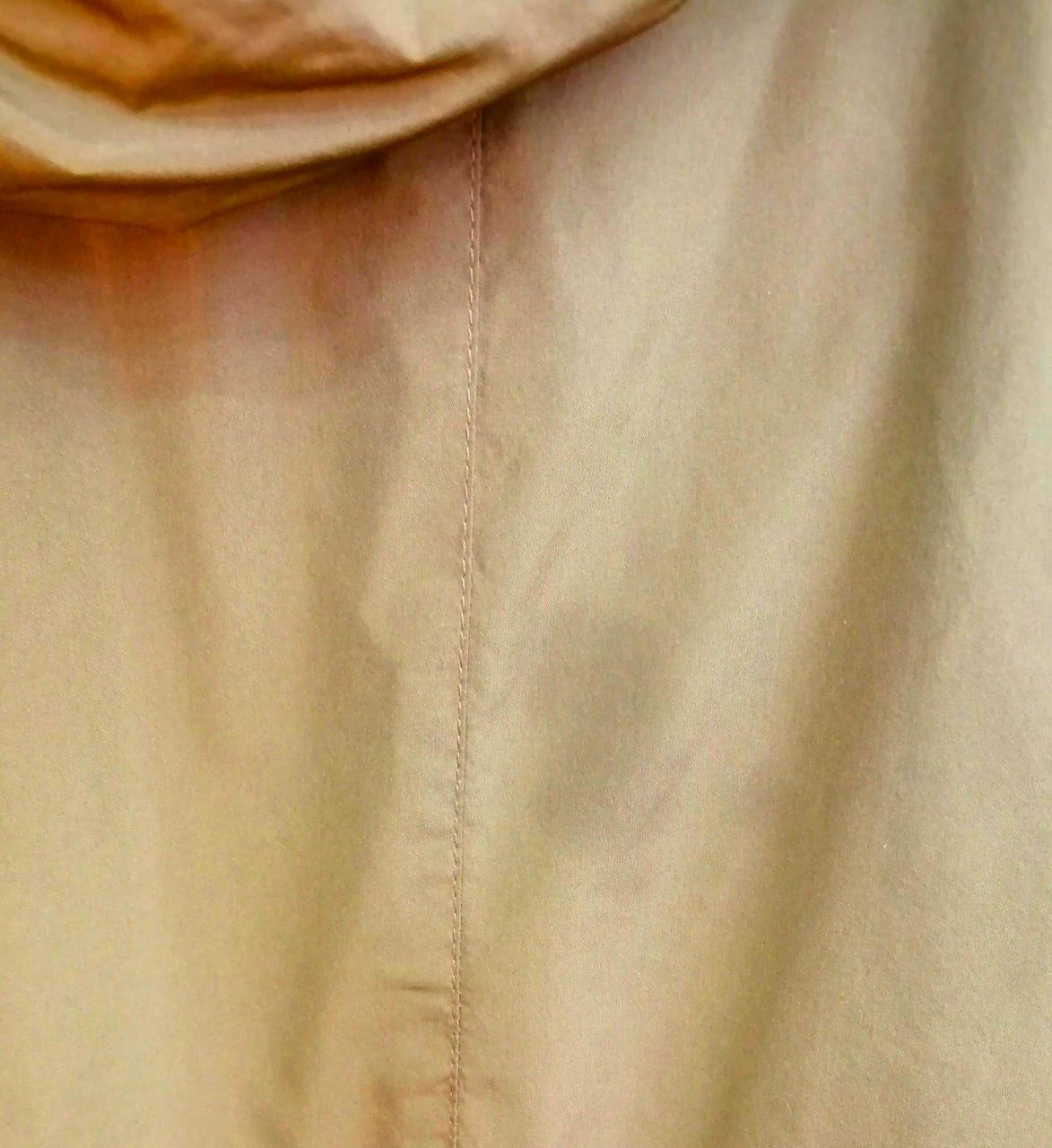 背面　防止付近シミ有り