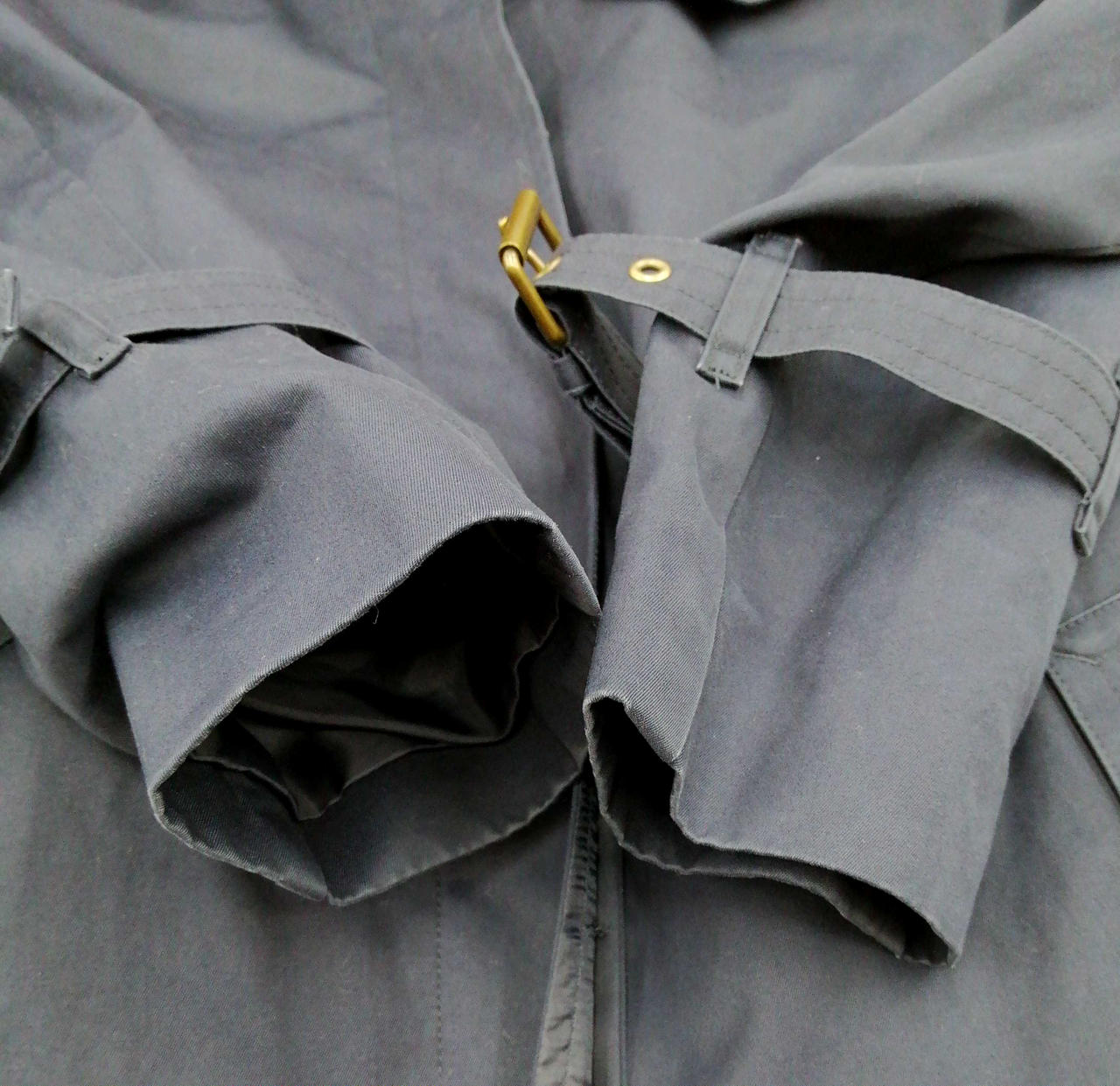 袖わずかに汚れ