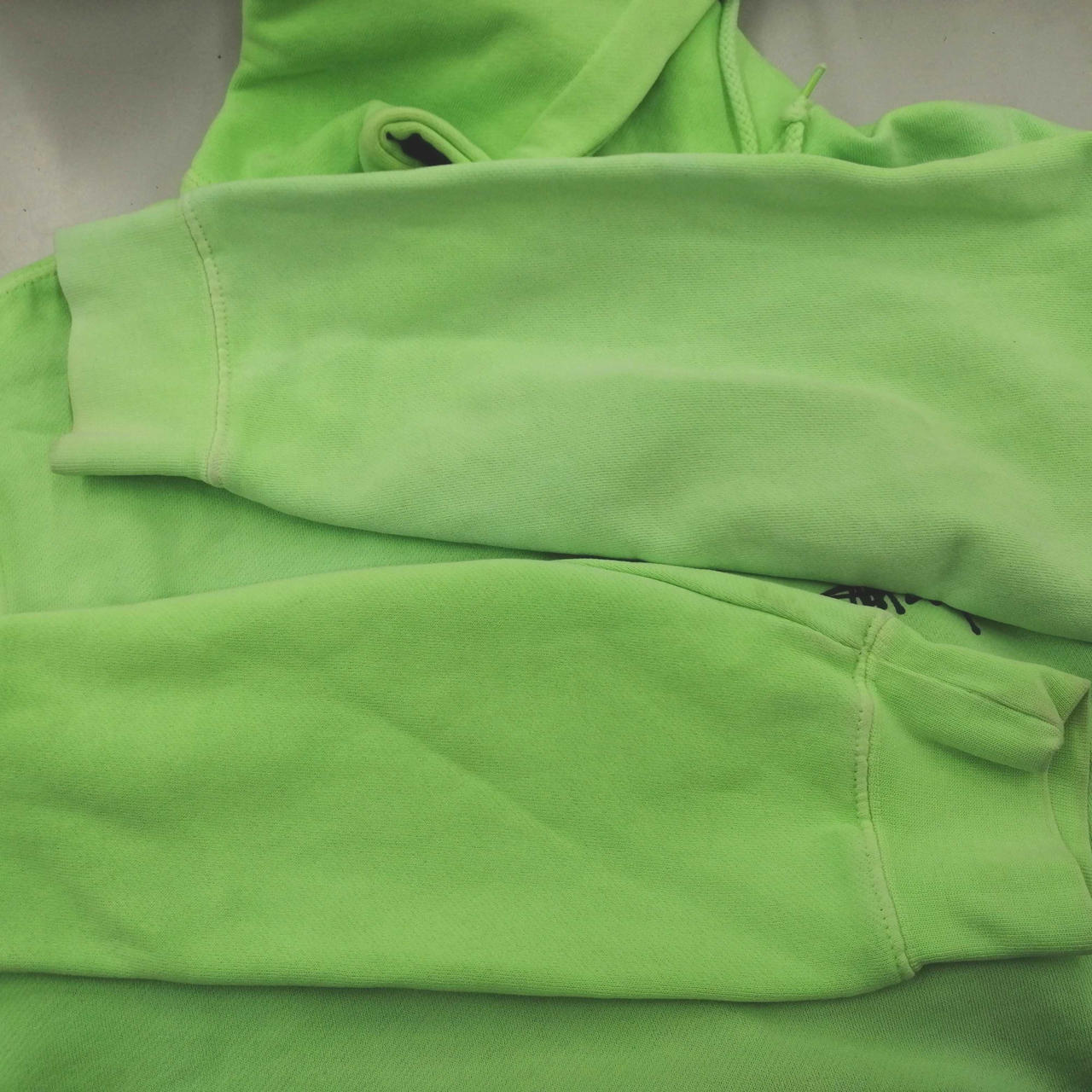 色褪せにより色ムラあり