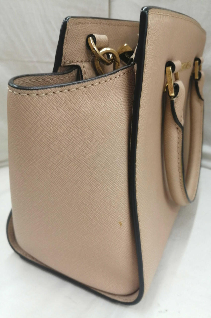 一箇所汚れあり