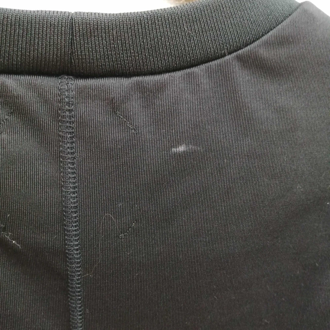 背面上部ヨゴレ有