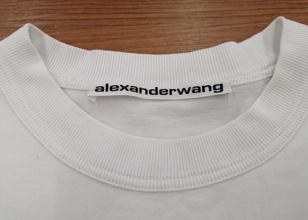 襟わずかに汚れ