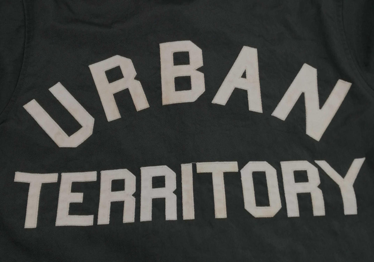 刺繍部分ヨゴレ有