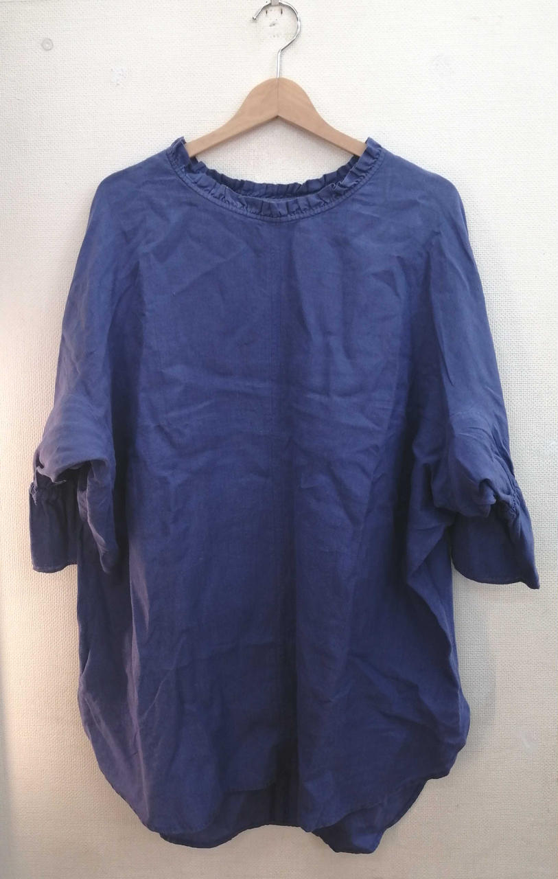 全体的にわずかな色褪せ