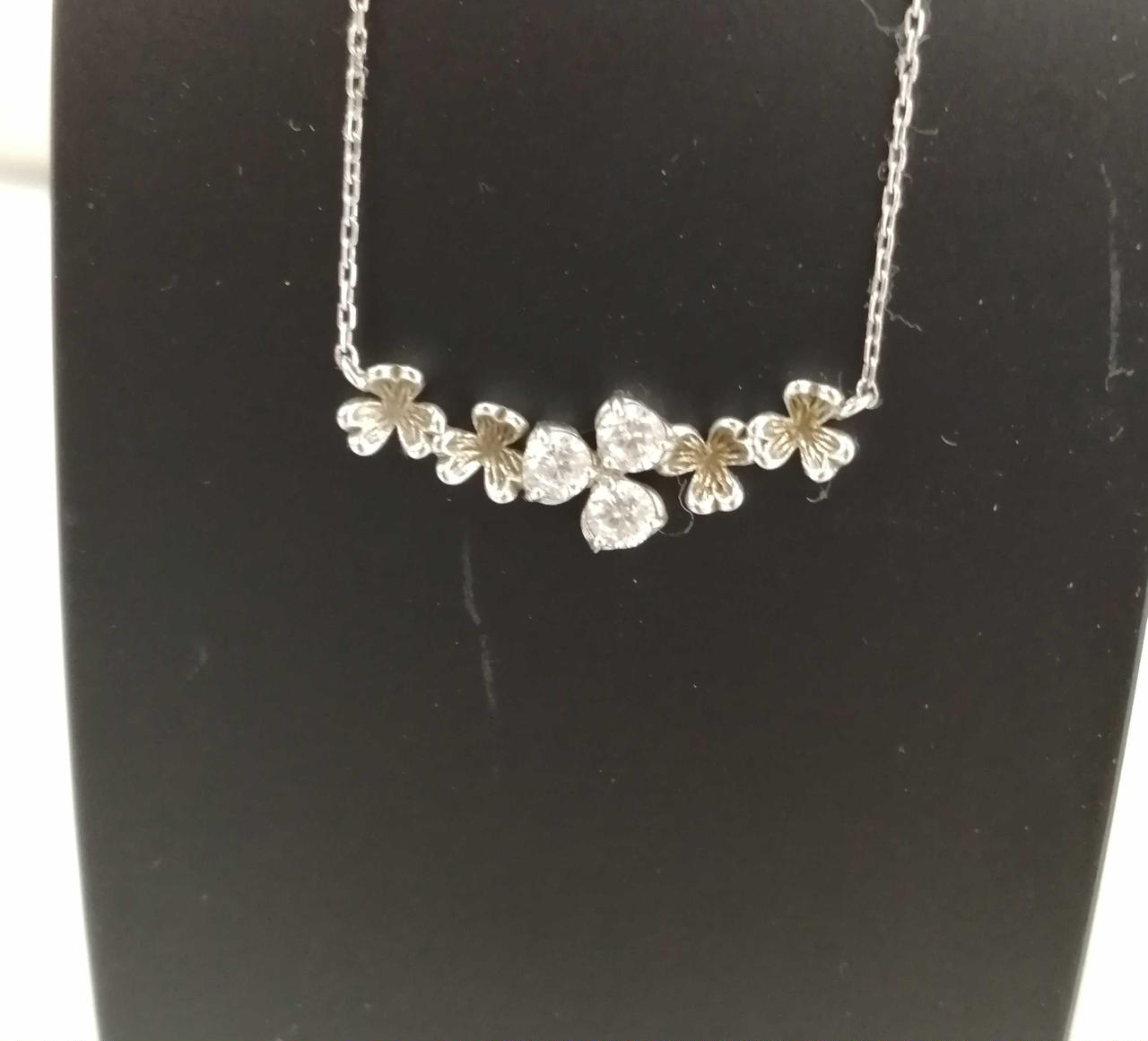 花モチーフの箇所は多少サビあり。