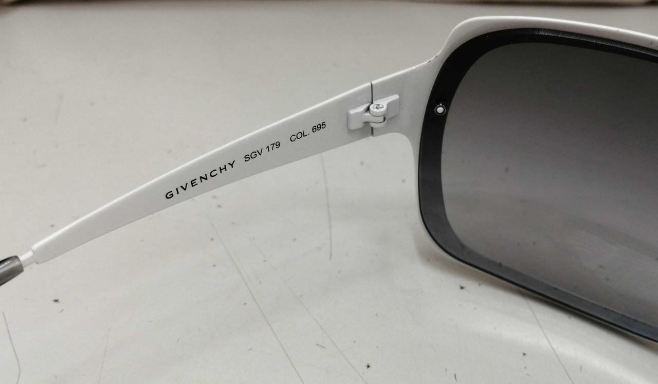 givenchy サングラス　定価約10万円 givenchy サングラス 定価約10万円 - メルカリ