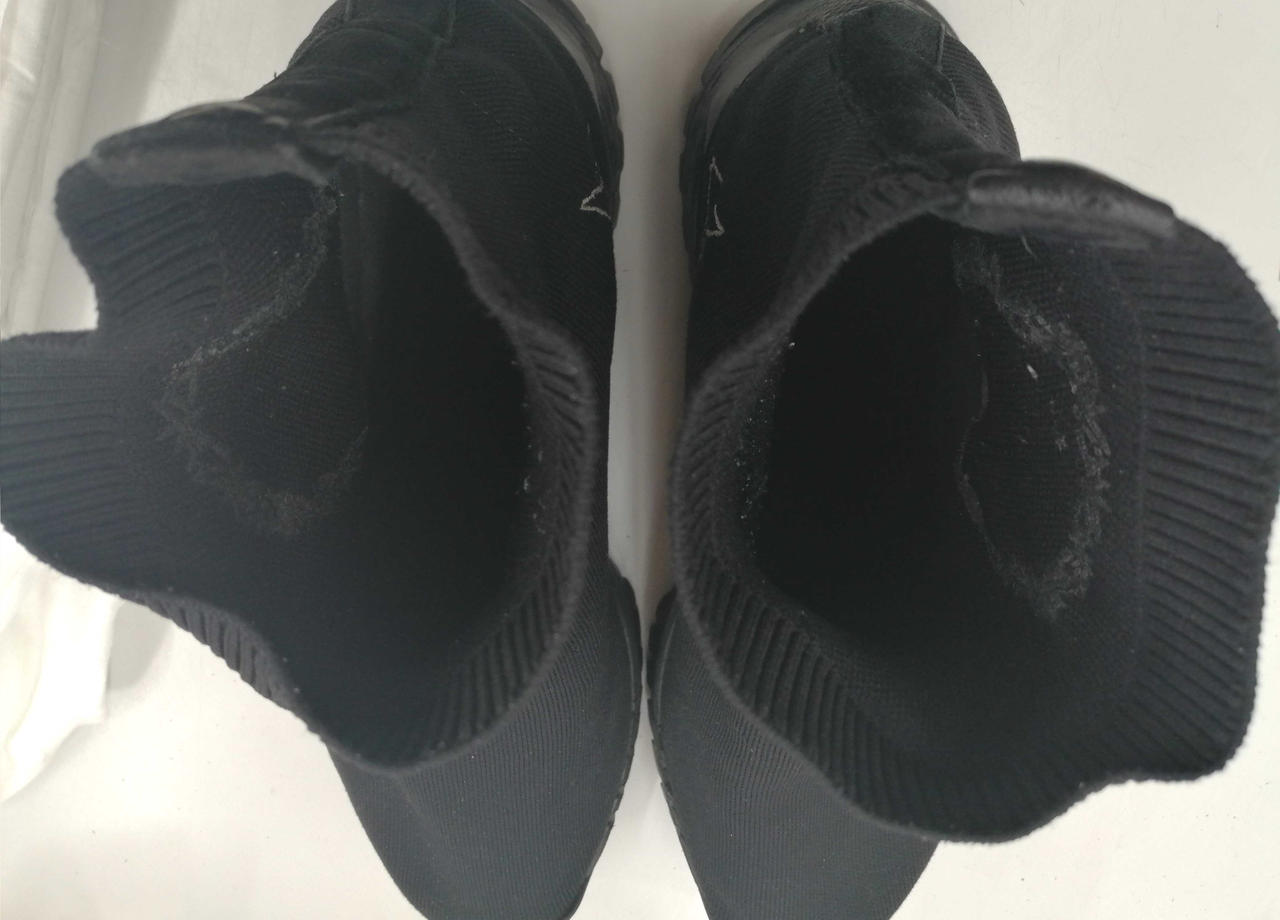 内側多少の毛玉あり