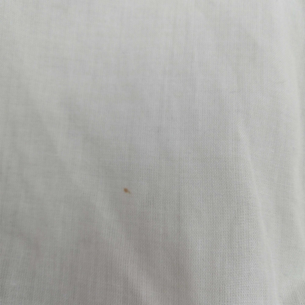 右胸あたりに汚れあり