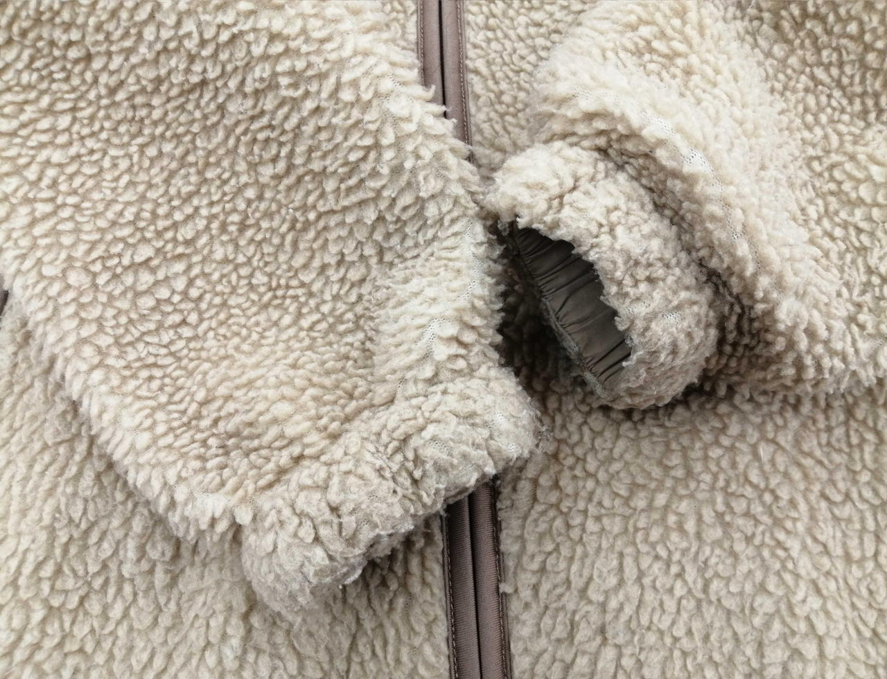 袖周りボアの潰れ