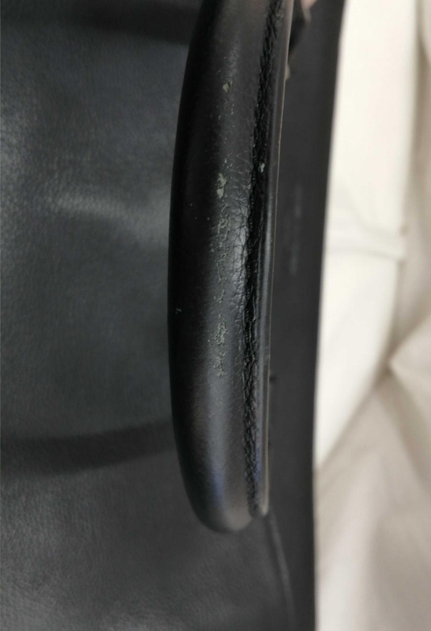 持ち手に傷あり